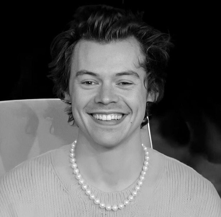 Harry Styles Pearl Necklace