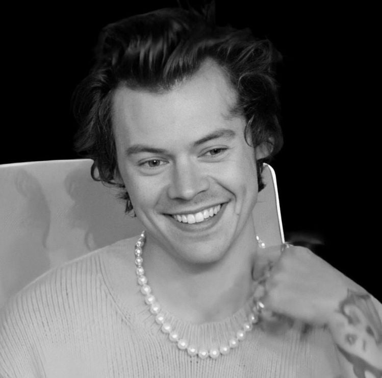Harry Styles Pearl Necklace